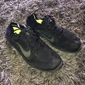 Nike running tennis shoes